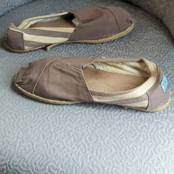 Toms Slip On, Tan, Women's 9.5 - Picture 4 of 7
